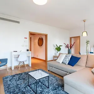  Apartamento Orient - Modern, Spacious And Sunny! By The River!